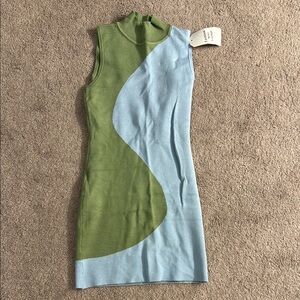 Green and Blue Sleeveless Mockneck Dress